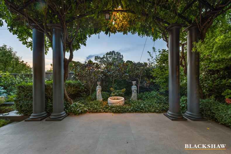 11 MacDonnell Street Yarralumla