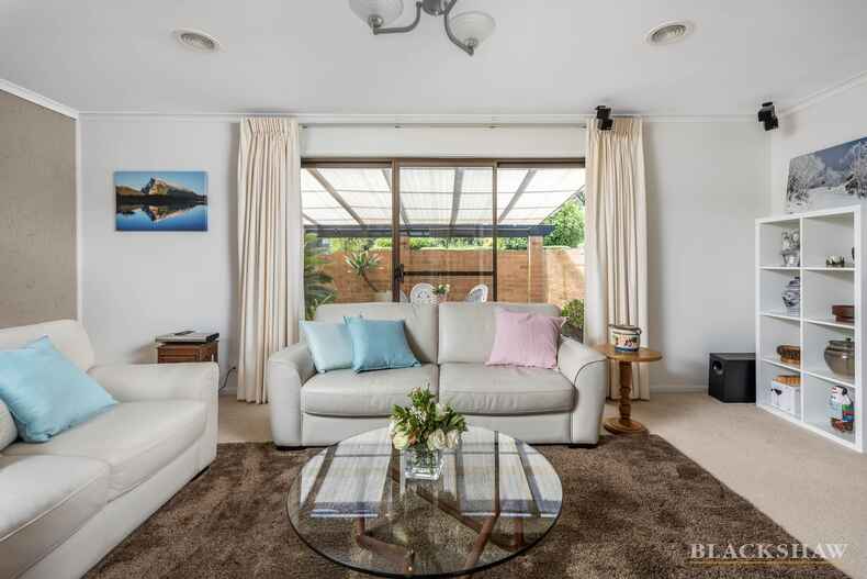 3 Free Place Fadden 3 Free Place Fadden