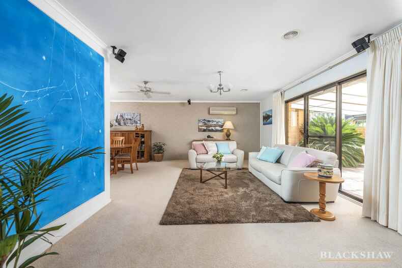 3 Free Place Fadden 3 Free Place Fadden