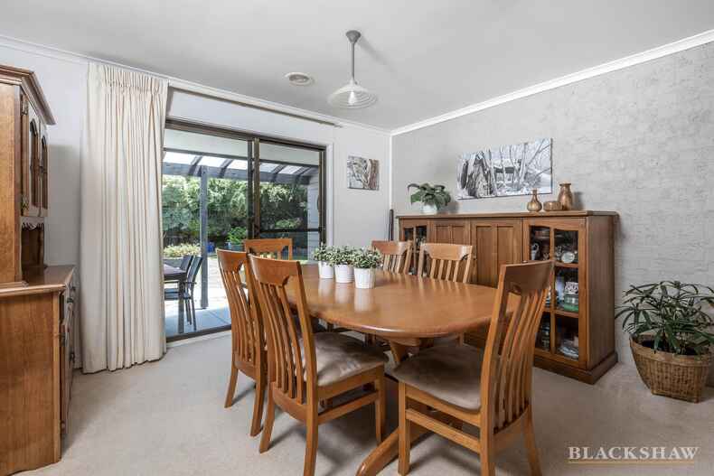 3 Free Place Fadden 3 Free Place Fadden