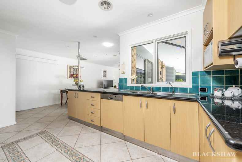 3 Free Place Fadden 3 Free Place Fadden