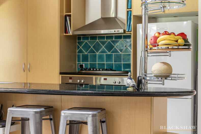 3 Free Place Fadden 3 Free Place Fadden