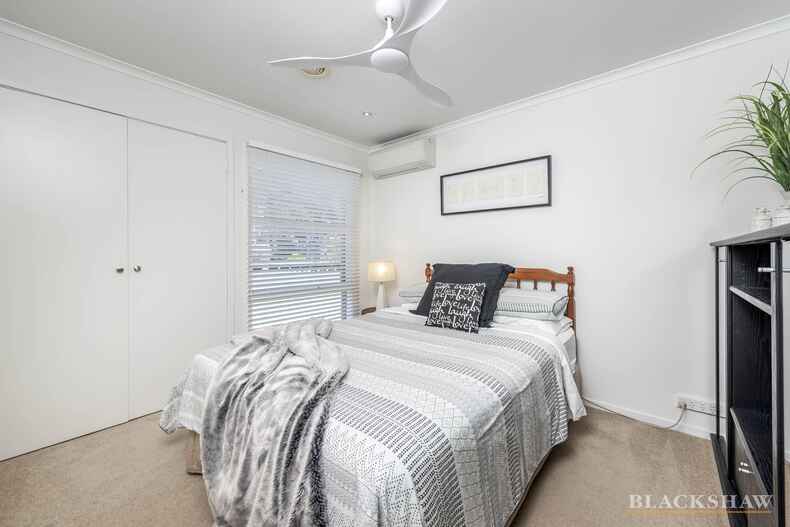 3 Free Place Fadden 3 Free Place Fadden