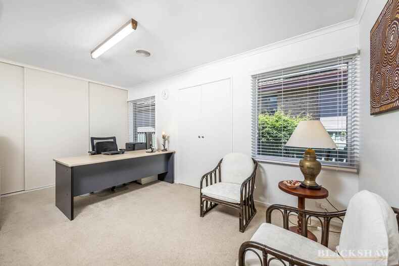 3 Free Place Fadden 3 Free Place Fadden