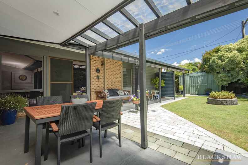 3 Free Place Fadden 3 Free Place Fadden