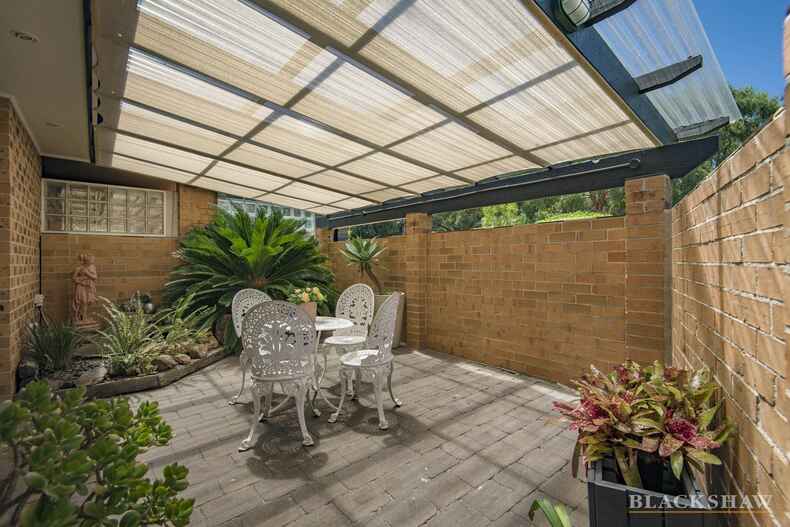 3 Free Place Fadden 3 Free Place Fadden