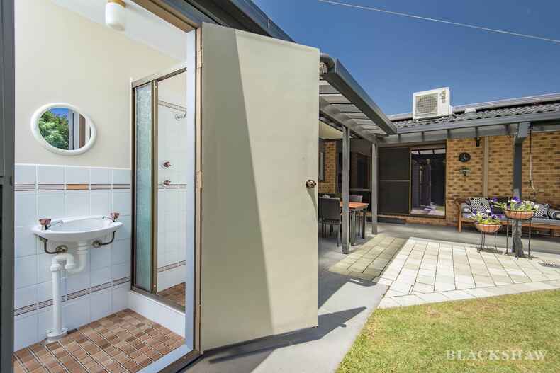 3 Free Place Fadden 3 Free Place Fadden