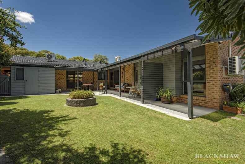 3 Free Place Fadden 3 Free Place Fadden