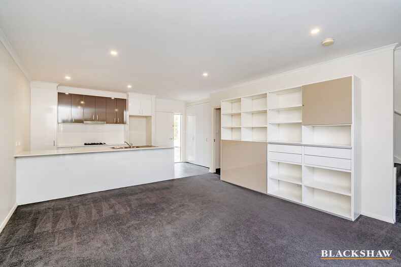 63/60 John Gorton Drive Coombs