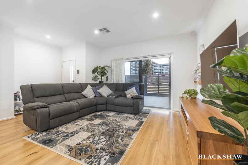 24 John Gorton Drive Coombs 24 John Gorton Drive Coombs