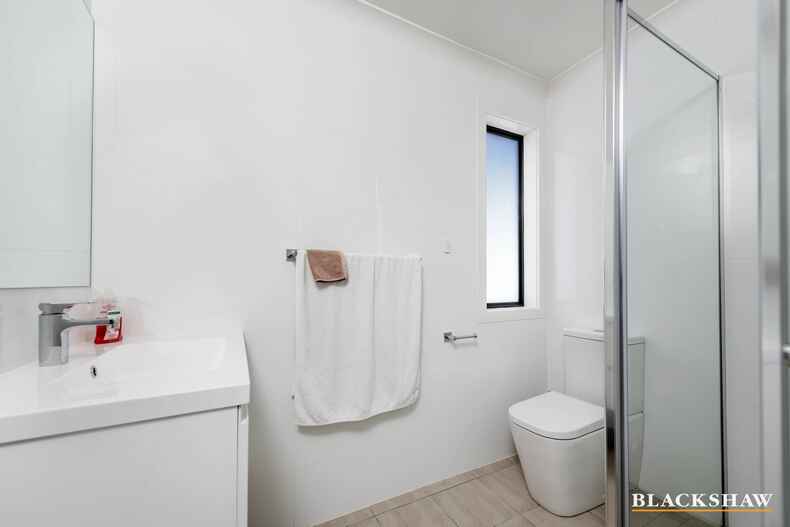 24 John Gorton Drive Coombs 24 John Gorton Drive Coombs