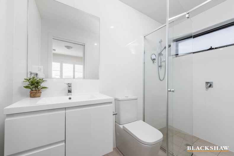 24 John Gorton Drive Coombs 24 John Gorton Drive Coombs