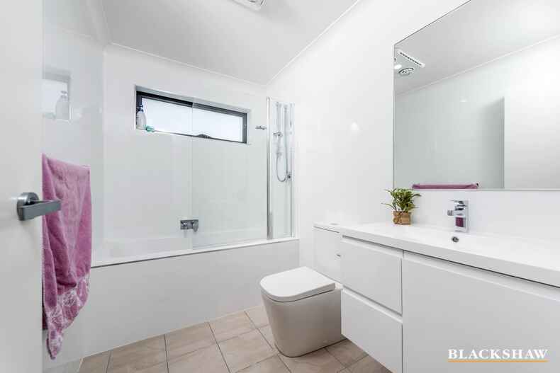 24 John Gorton Drive Coombs 24 John Gorton Drive Coombs