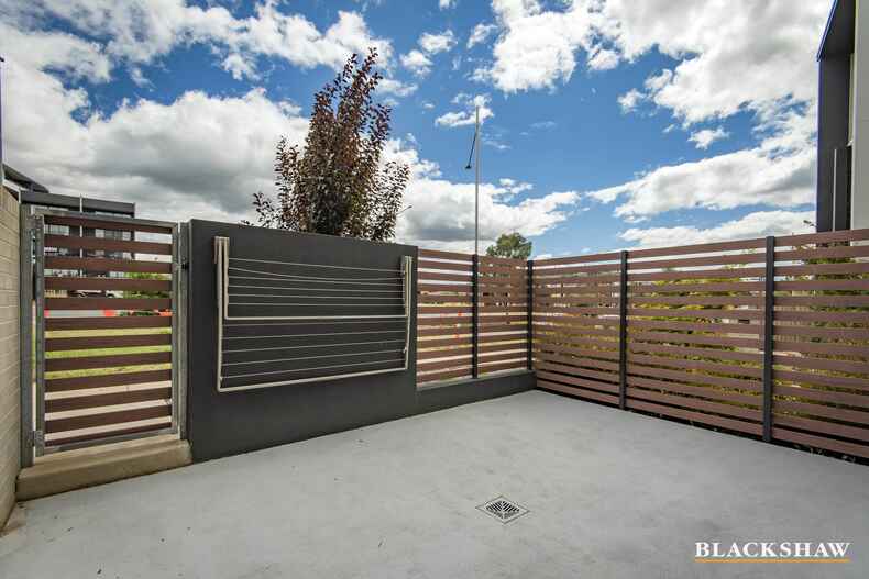 24 John Gorton Drive Coombs 24 John Gorton Drive Coombs