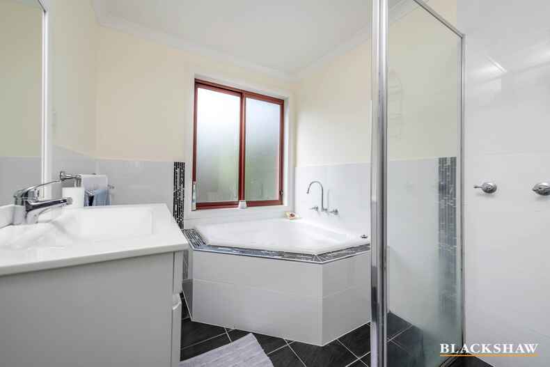 10 De Garis Place Scullin 10 De Garis Place Scullin