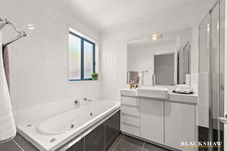 2/1 Bibb Place Greenway 2/1 Bibb Place Greenway