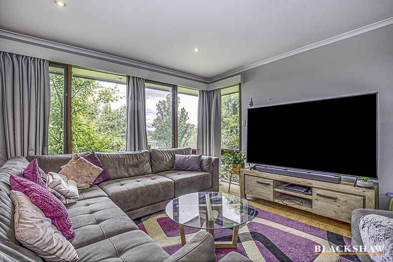 63 Buvelot Street Weston 63 Buvelot Street Weston