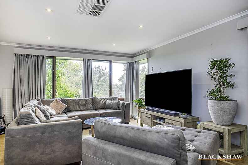 63 Buvelot Street Weston 63 Buvelot Street Weston