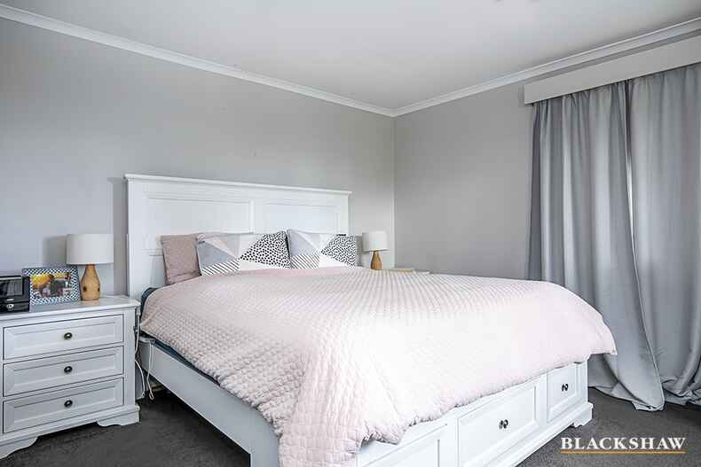 63 Buvelot Street Weston 63 Buvelot Street Weston