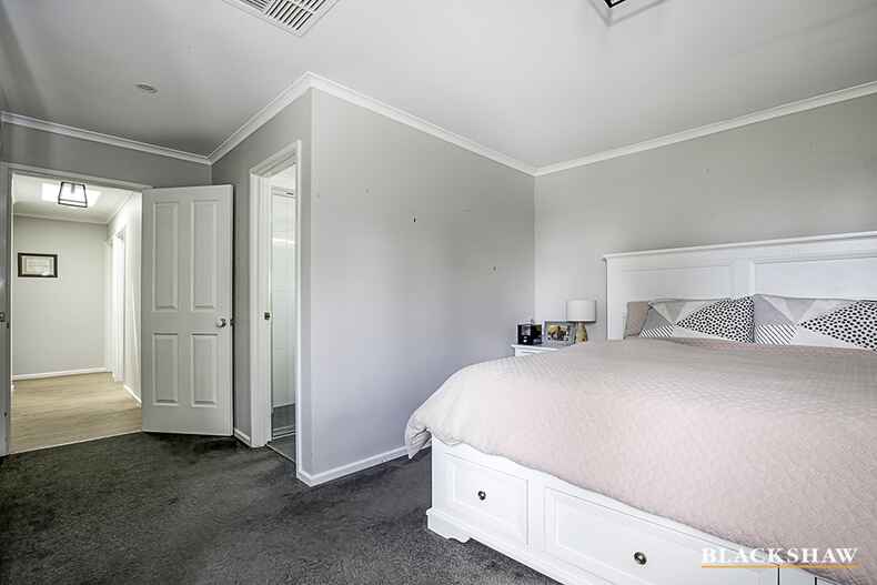 63 Buvelot Street Weston 63 Buvelot Street Weston