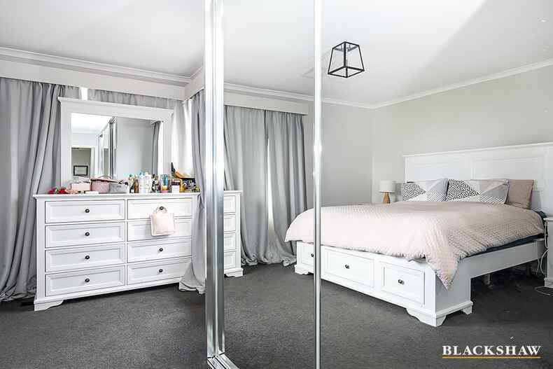 63 Buvelot Street Weston 63 Buvelot Street Weston