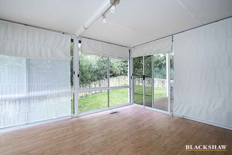 63 Buvelot Street Weston 63 Buvelot Street Weston