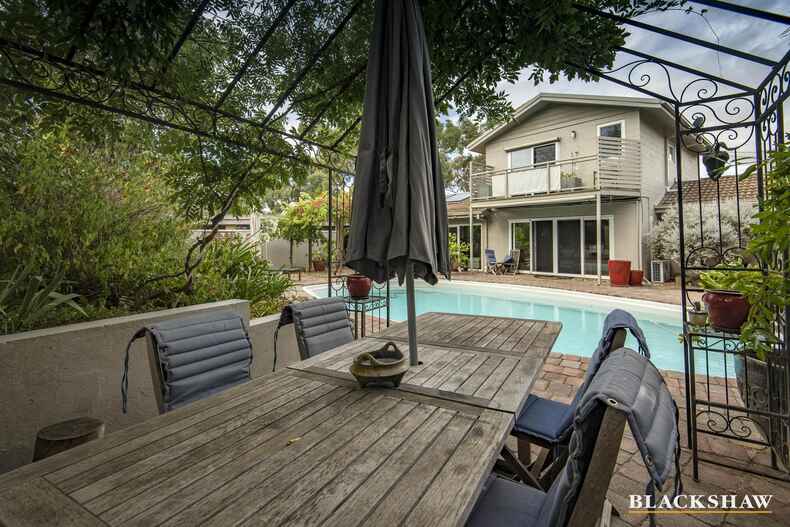 5 Calder Place Holder 5 Calder Place Holder