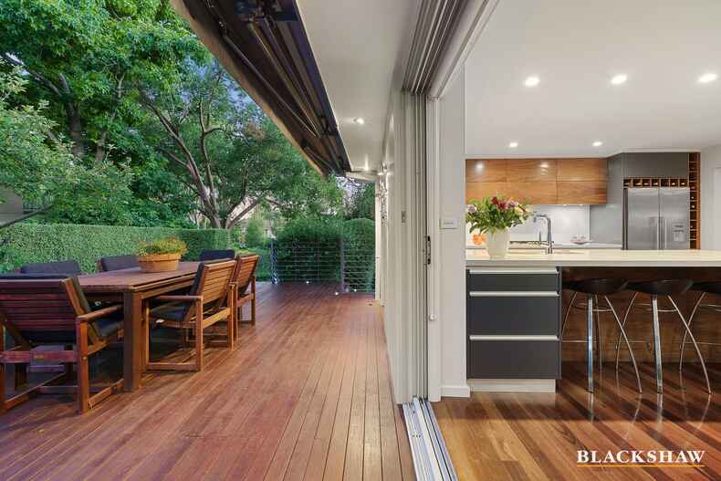 51 Curlewis Crescent Garran 51 Curlewis Crescent Garran