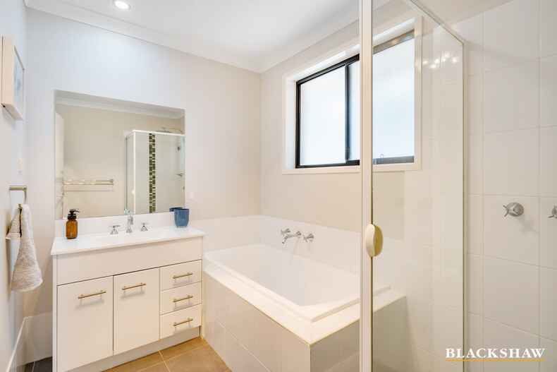 6 John James Loop Macgregor