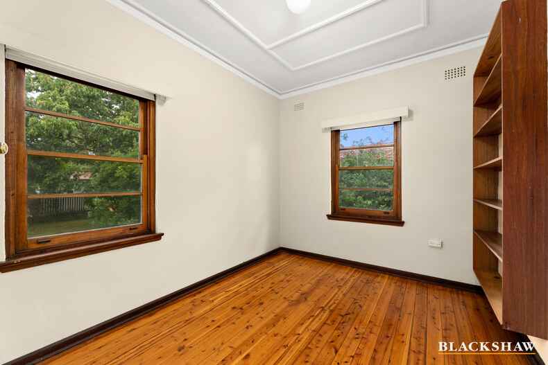38 Lockyer Street Griffith 38 Lockyer Street Griffith