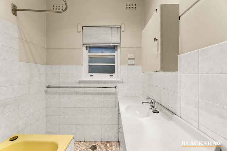 38 Lockyer Street Griffith 38 Lockyer Street Griffith