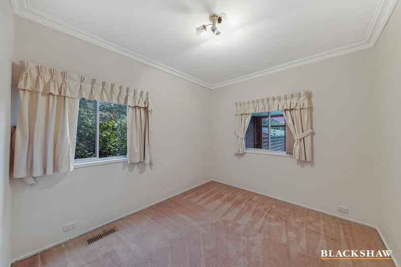 60 Novar Street Yarralumla 60 Novar Street Yarralumla