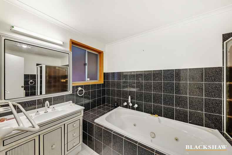 60 Novar Street Yarralumla 60 Novar Street Yarralumla