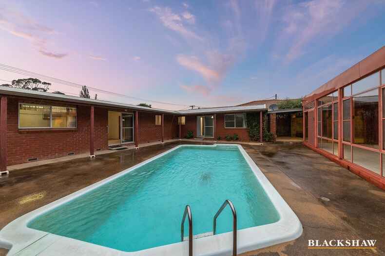 60 Novar Street Yarralumla 60 Novar Street Yarralumla