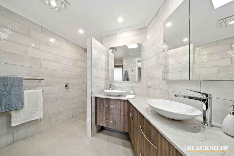 37 Twelvetrees Crescent Florey