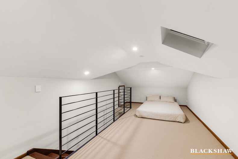 32 Melbourne Avenue Deakin