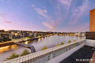 402/85 Eyre Street Kingston