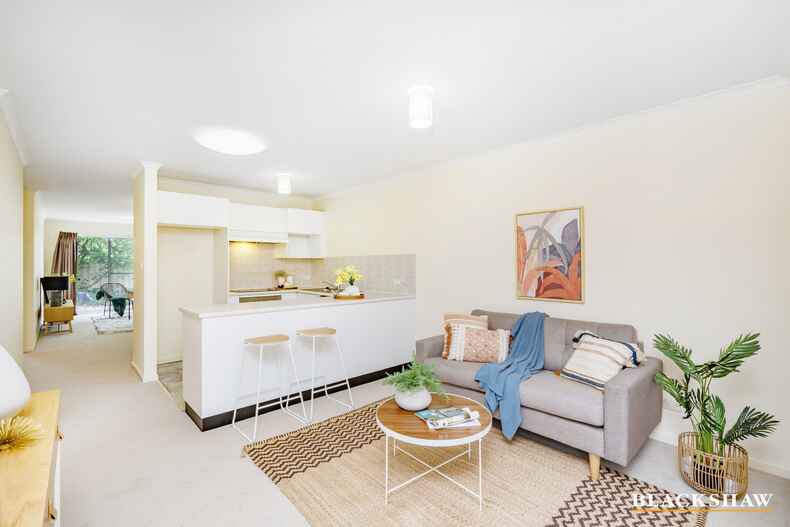 52/15 John Cleland Crescent Florey