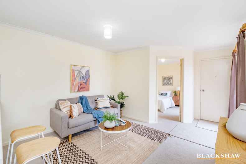 52/15 John Cleland Crescent Florey