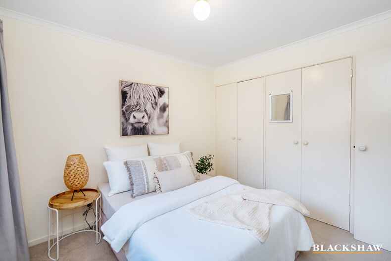 52/15 John Cleland Crescent Florey