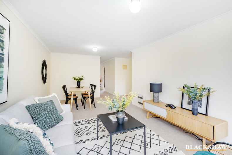 52/15 John Cleland Crescent Florey