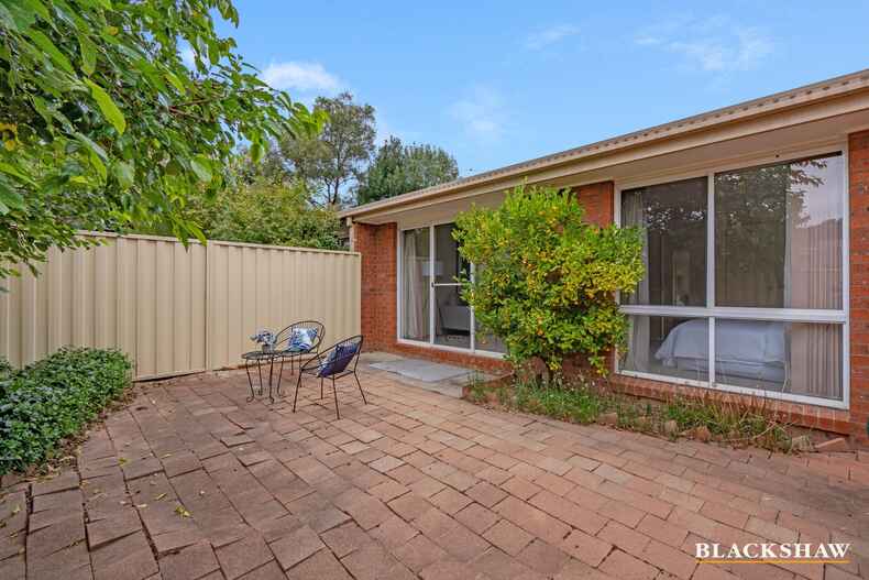 52/15 John Cleland Crescent Florey