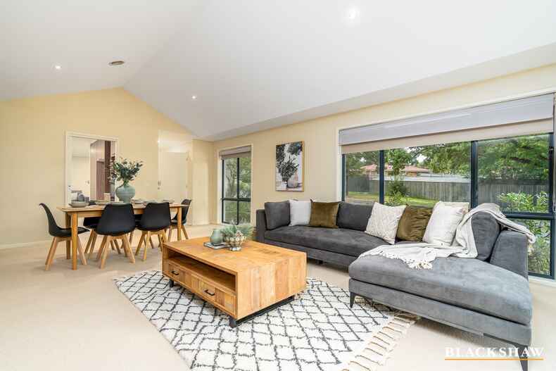 1/9 Coral Drive Jerrabomberra