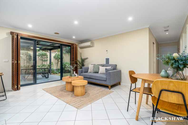 1/9 Coral Drive Jerrabomberra