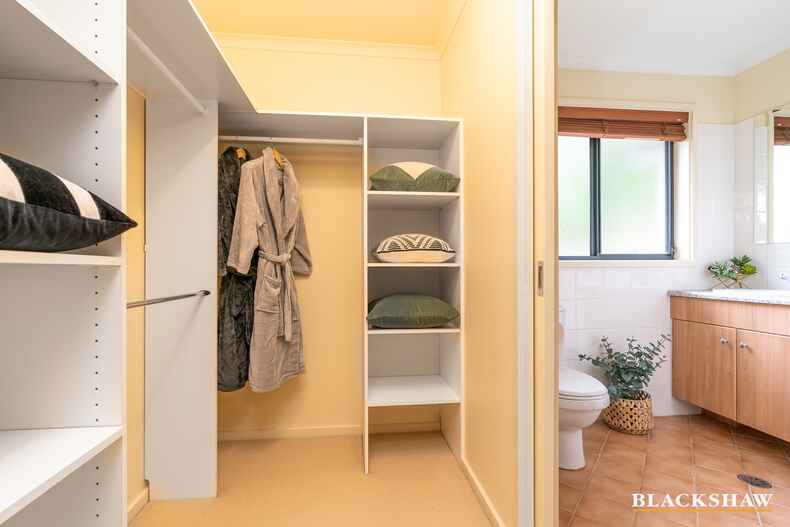 1/9 Coral Drive Jerrabomberra