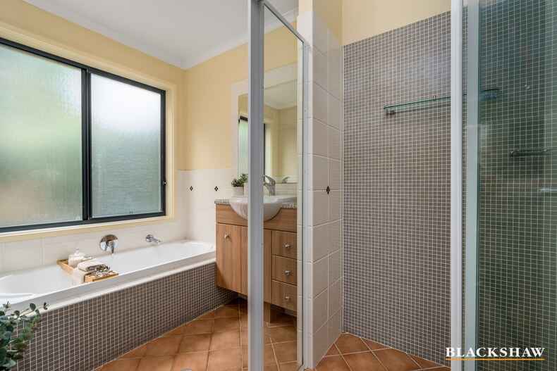 1/9 Coral Drive Jerrabomberra