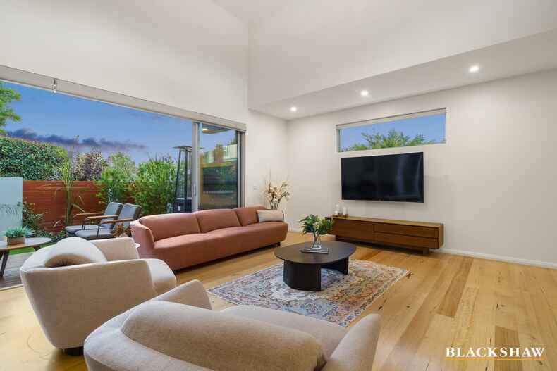 4/53 Kent Street Deakin