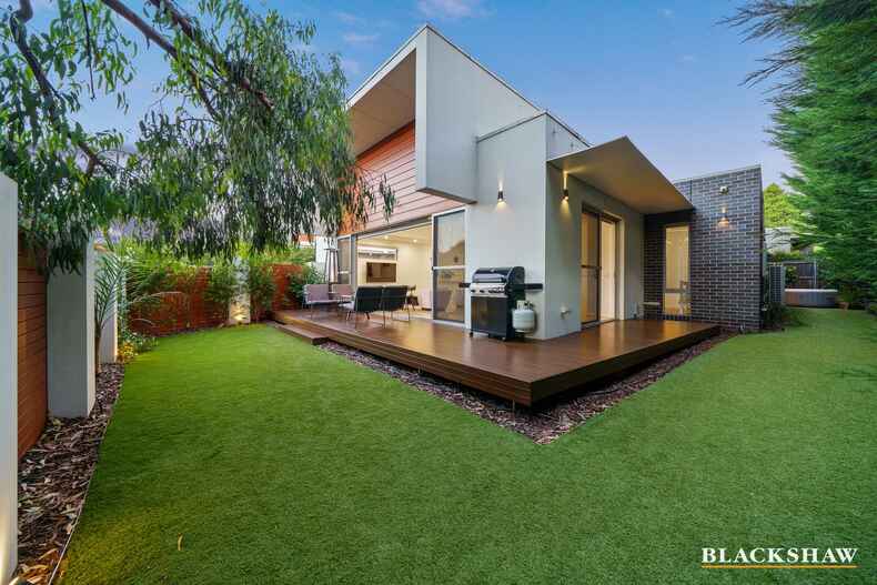 4/53 Kent Street Deakin