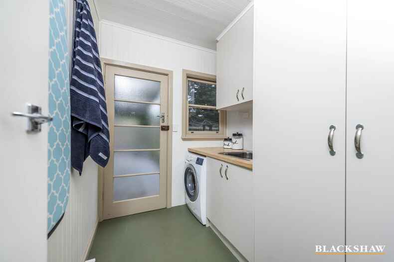 87 Poveys Road Colinton 87 Poveys Road Colinton