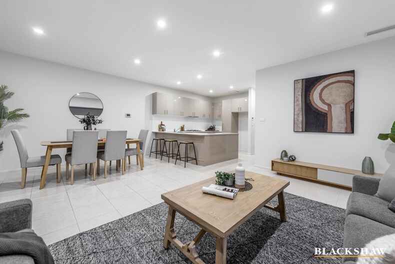 17/16 Ray Ellis Crescent Forde